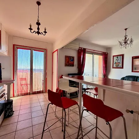 Large With Sea And Port View *