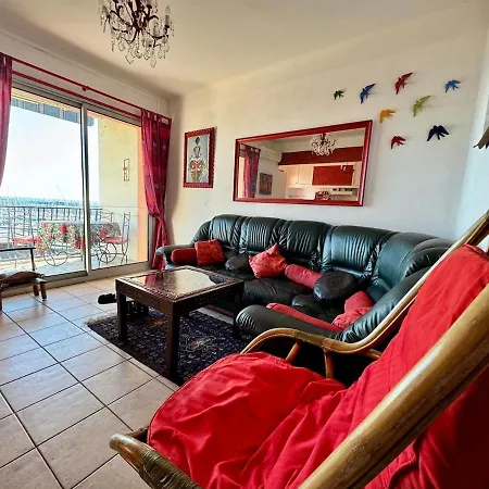 Large With Sea And Port View *