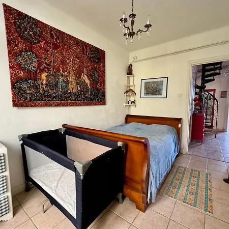 Large With Sea And Port View *