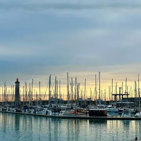 Large With Sea And Port View *