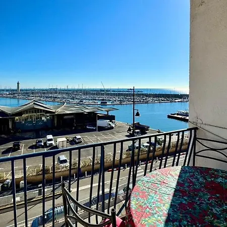 Large With Sea And Port View *